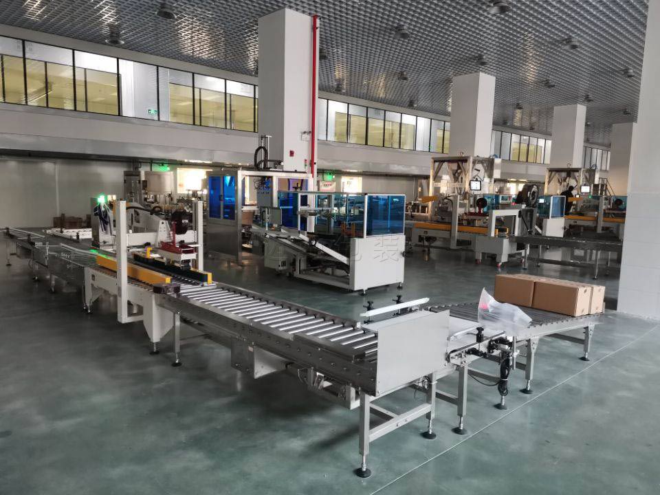 易拉罐灌裝機(jī)助力保鮮灌裝升級